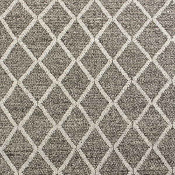 Homeroots 3' X 5' Dark Grey Hand Woven Diamond Pattern Indoor Area Rug  Wool 352538