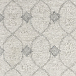 HomeRoots 8' Elegant Hand-Tufted Wool Area Rug in Ivory and Gray Ogee Pattern for Cozy Modern Spaces 5' X 7' 352552