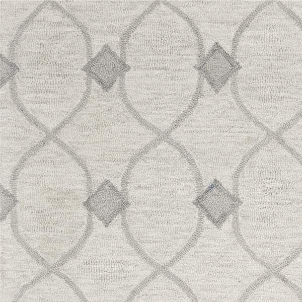 HomeRoots 8' Elegant Hand-Tufted Wool Area Rug in Ivory and Gray Ogee Pattern for Cozy Modern Spaces 5' X 7' 352552