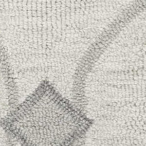 HomeRoots 8' Elegant Hand-Tufted Wool Area Rug in Ivory and Gray Ogee Pattern for Cozy Modern Spaces 5' X 7' 352552