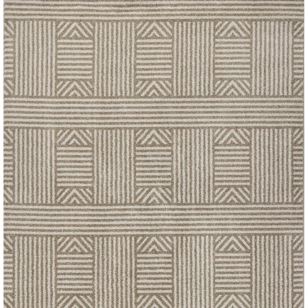 Homeroots 7' X 9' Beige And Ivory Geometric Indoor Outdoor Area Rug  Polypropylene 352602