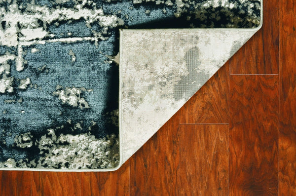HomeRoots 5' Silver and Charcoal Abstract Area Rug - Modern Design, Soft Polyester, Stain Resistant, Durable 5" x 8" 352747