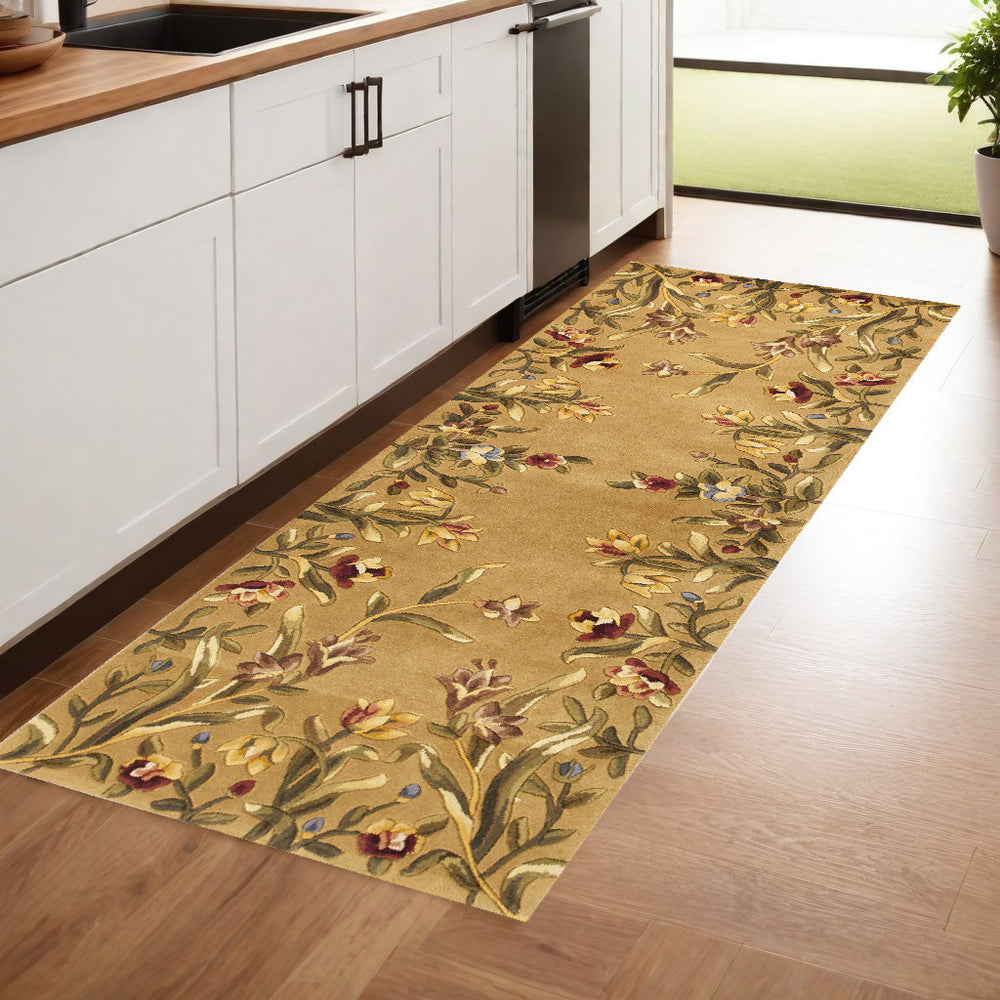 Homeroots 8' Golden Yellow Wool Floral Hand Tufted Runner Rug  Wool 352768
