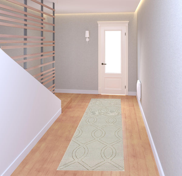 Homeroots 8' Ivory Wool Quatrefoil Hand Tufted Runner Rug  Wool 352812