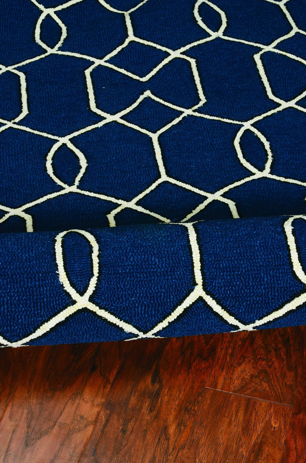 Homeroots 5' X 7' Navy Blue Geometric Hand Hooked Area Rug  Polypropylene 352830