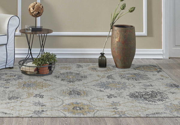 Homeroots Ivory Octagon Floral Vines Area Rug  Polypropylene 352877