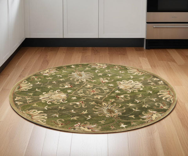 Homeroots 5' Round Emerald Green Floral Vine Wool Indoor Area Rug  Wool 352893