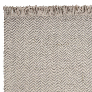 Homeroots 5' X 8' Oatmeal Beige Hand Woven Houndstooth Indoor Area Rug  Wool 353056
