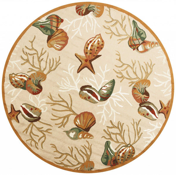 Homeroots 7' Round Beige Shells And Corals Indoor Area Rug  Polyester 353073