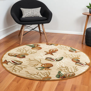 Homeroots 7' Round Beige Shells And Corals Indoor Area Rug  Polyester 353073