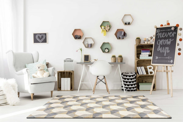 HomeRoots 3'' Ivory Gray and Cream Wool Geometric Area Rug - Soft, Modern Elegance for Any Space 5' X 8' 353102