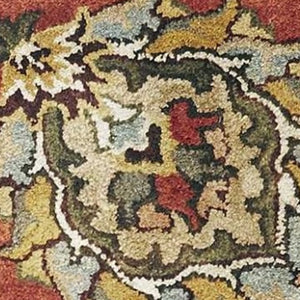 Homeroots 5' X 8' Sienna Floral Vine Wool Indoor Area Rug  Wool 353138