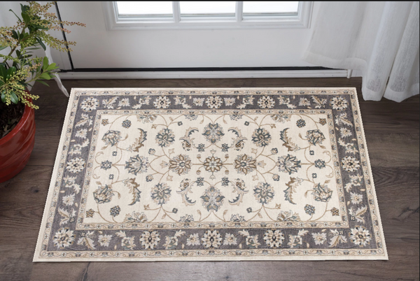 Homeroots 3' X 5' Gray And Ivory Floral Area Rug  Polypropylene 353462
