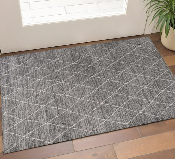 HomeRoots 5' Gray and Ivory Geometric Area Rug – Modern Elegance, Stain-Resistant, Durable for Busy Homes 3' X 5' 353763