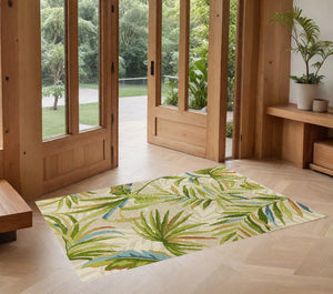 Homeroots 3' X 5' Sand Tropical Botanical Hand Tufted Area Rug  Polypropylene 353846