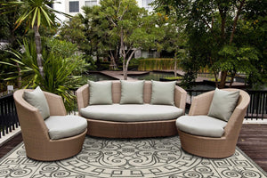 HomeRoots 5' Elegant Gray and Ivory Damask Area Rug for Indoor and Outdoor Spaces - Stylish and Durable Design 3' x 5' 353849
