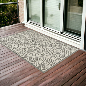 HomeRoots 5' Elegant Gray and Ivory Damask Area Rug for Indoor and Outdoor Spaces - Stylish and Durable Design 3' x 5' 353849