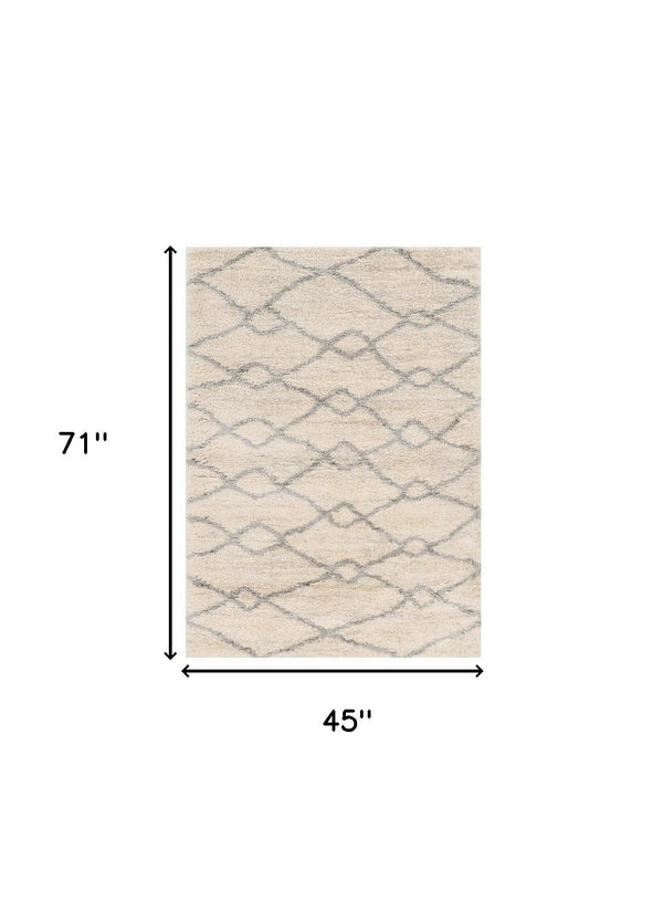 Homeroots 4' X 6' Ivory Grey Machine Woven Chain Link Indoor Area Rug  Polypropylene 353906