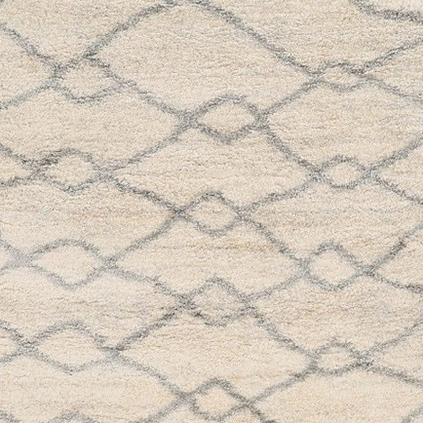 Homeroots 4' X 6' Ivory Grey Machine Woven Chain Link Indoor Area Rug  Polypropylene 353906