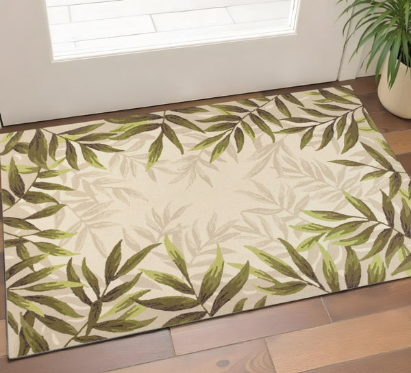 HomeRoots 5' Hand-Tufted Wool Area Rug with Elegant Ivory and Green Botanical Design for Cozy Interiors 2' X 4' 353974