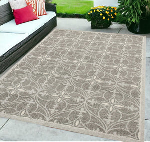 HomeRoots 7' Gray Moroccan Indoor Outdoor Area Rug - Stylish Quatrefoil Design for Versatile Spaces & Easy Care 5' x 8' 354071