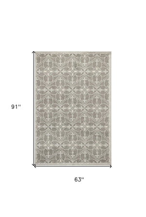 HomeRoots 7' Gray Moroccan Indoor Outdoor Area Rug - Stylish Quatrefoil Design for Versatile Spaces & Easy Care 5' x 8' 354071