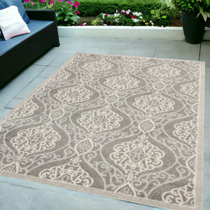HomeRoots 7' Silver Moroccan-Inspired Area Rug for Indoor & Outdoor Living - Durable, Easy to Maintain, Stylish 5' x 8' 354073