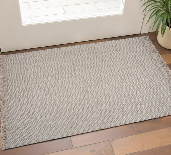 HomeRoots 8' Hand-Woven Wool Chevron Area Rug in Beige & Gray - Timeless Texture with Fringed Edges 3' X 5' 354080
