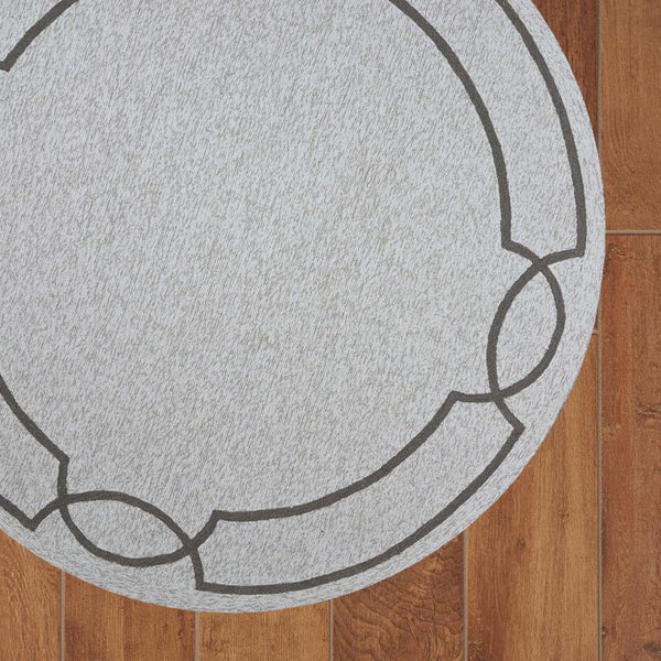 Homeroots 7' Round Ivory Round Indoor Outdoor Area Rug  Polypropylene 354105