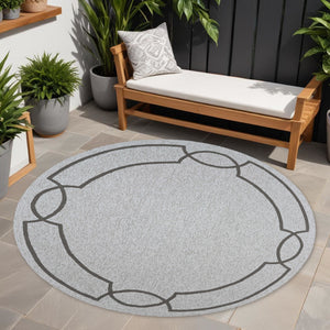 Homeroots 7' Round Ivory Round Indoor Outdoor Area Rug  Polypropylene 354105