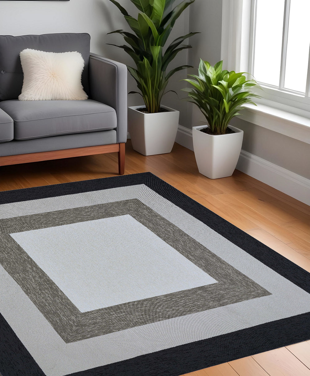 Homeroots 7' X 7' Gray Geometric Hand Hooked Area Rug  Polypropylene 354116