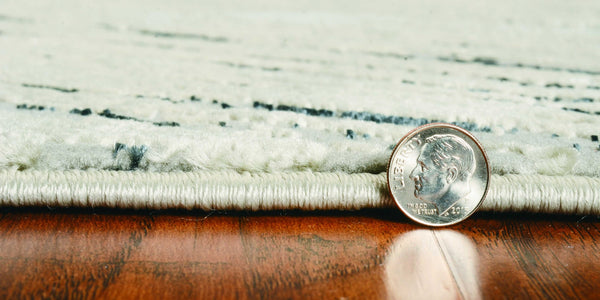 Homeroots 7' X 10' Silver Grey Machine Woven Abstract Brushstroke Indoor Area Rug  Polyester 354143