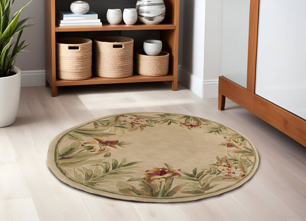 HomeRoots 5' Hand-Tufted Wool Area Rug with Tropical Floral Design – Luxurious Beige, Red & Green Elegance 5' Round 354154