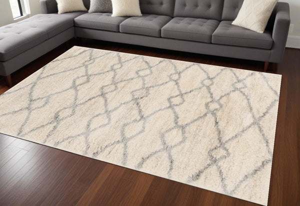 Homeroots 7' X 9' Gray And Ivory Area Rug  Polypropylene 354194