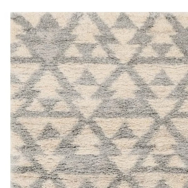 HomeRoots 8' Modern Ivory and Gray Geometric Area Rug for Stylish Living Spaces - Durable, Easy-Care Design 8' X 10' 354195