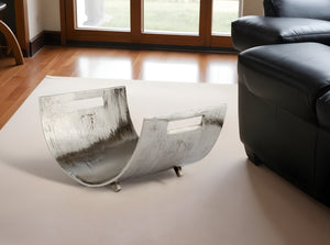 Homeroots 17" Brushed Silver Modern Magazine Basket  Aluminum 354612