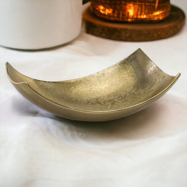 Homeroots 17" Gold Aluminum Scoop Decorative Bowl  Aluminum 354616