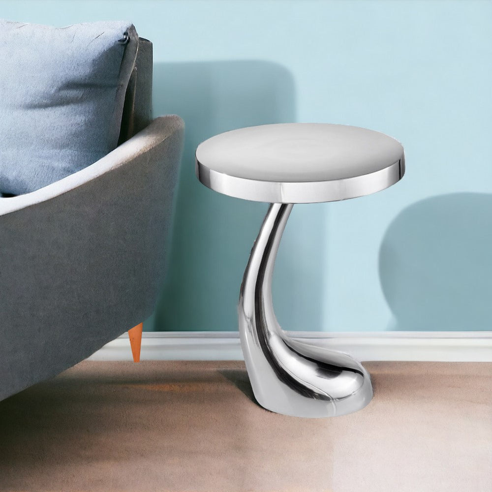 Homeroots 21" Silver Aluminum Round End Table   354658