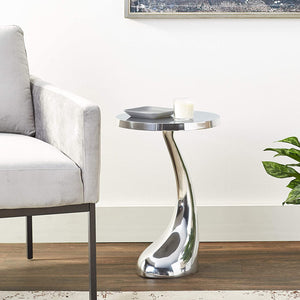 Homeroots 21" Silver Aluminum Round End Table   354658