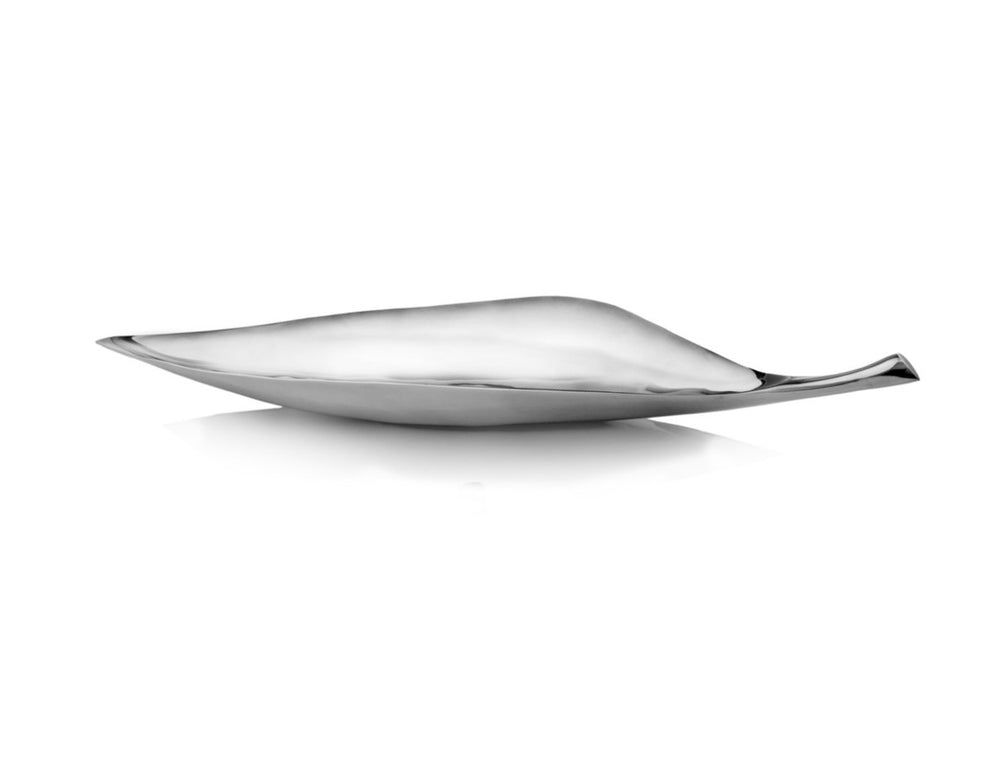 Homeroots 36" Silver Aluminum Leaf Shaped Centerpiece Bowl   354895