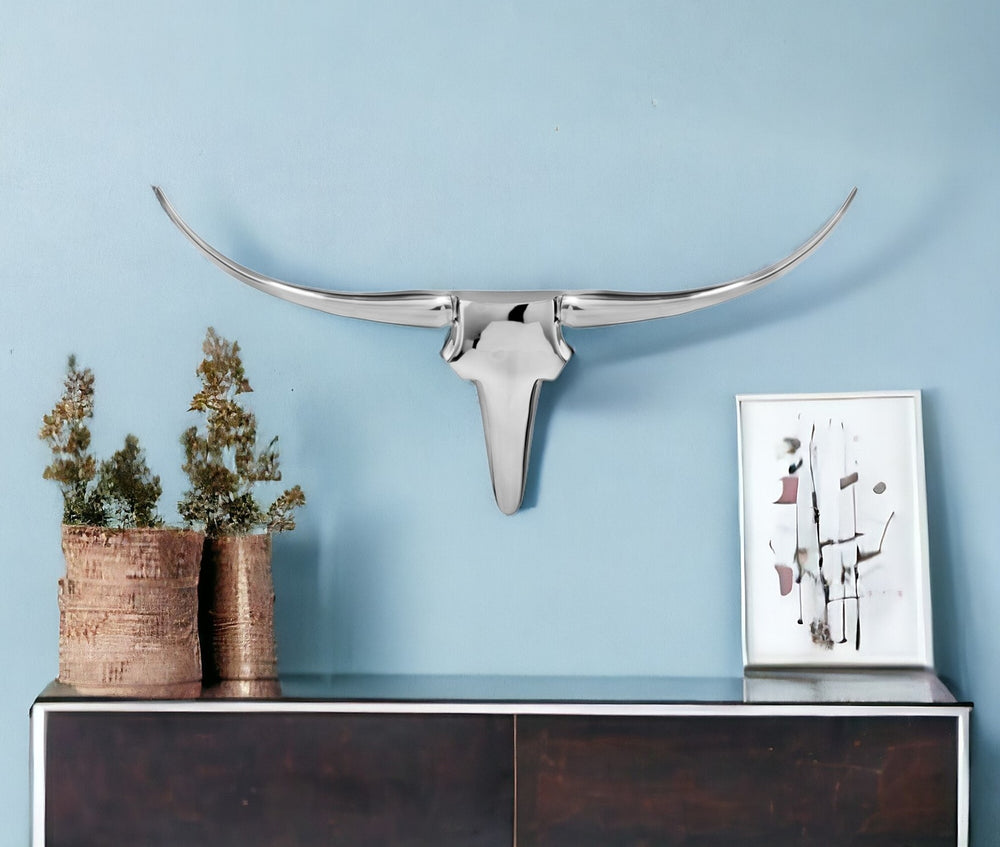 Homeroots 26" Silver Buffed Aluminum Decorative Wall Sculpture  Buffed Aluminum 354901