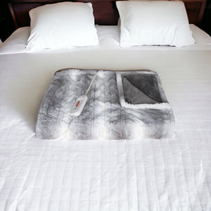 Homeroots 50" X 60" Grey And White Modern Contemporary Heated  Throw Blankets  Acrylic 357550