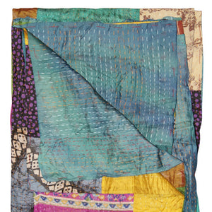 Homeroots 50" X 70" Green And White Quilted Cotton Patchwork Throw Blanket With Embroidery  Cotton 358046