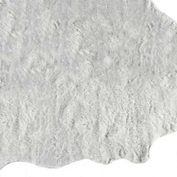 Homeroots 5' X 8' Gray Faux Fur Area Rug  Faux Fur 358154