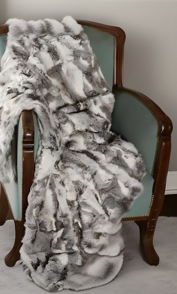 Homeroots 50" X 60" Gray Rabbit Fur Throw Blanket  Rabbit Fur 358167