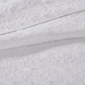 English Elm Reversible Madison Park Quebec Bedspread Set Queen with Quilted Cotton Fill, Oversized Drape, Antimicrobial Protection White 17.72 L x 15.35 W x 7.87 H B03597414