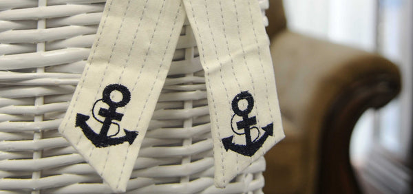 Homeroots 14" X 17.5" X 19.5" White Blue Rectangular Willow Basket Set Of 5  Rattan 364162