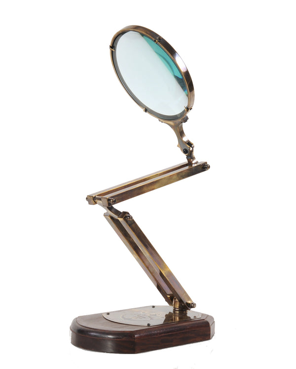 Homeroots 7.5" X 14.5" X 28" Brass Big Magnifier Glass With Wooden Base  Metal 364203