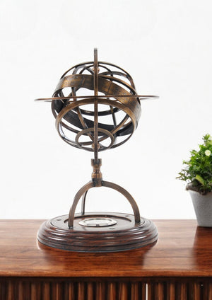 Homeroots 11" Brass Metal Hand Painted Figurine Tabletop Sculpture  Metal 364212