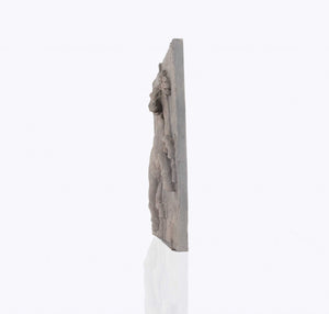 HomeRoots 29" Gray Resin Vertical Wall Decor - Sleek Sculptural Art Piece for Modern & Minimalist Interiors 364257